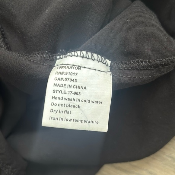 Luna Moon | Yellow and White Floral Embroidered Black Blouse Size Large - Picture 11 of 13